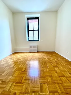 Listing photo 1 of 4