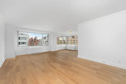 Listing photo 1 of 4