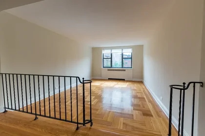 Listing photo 1 of 7