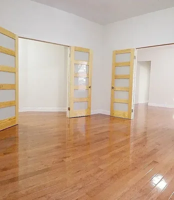 Listing photo 1 of 4