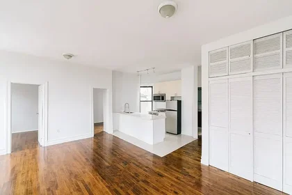 Listing photo 1 of 4