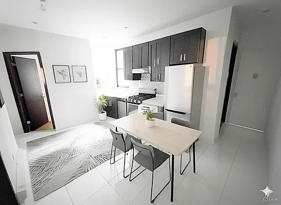 Listing photo 1 of 3