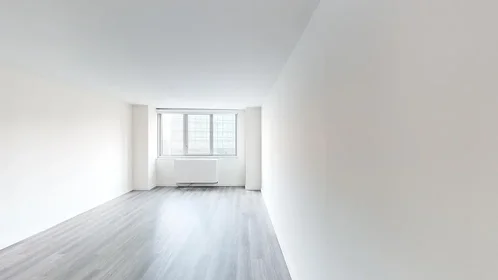 Listing photo 1 of 11