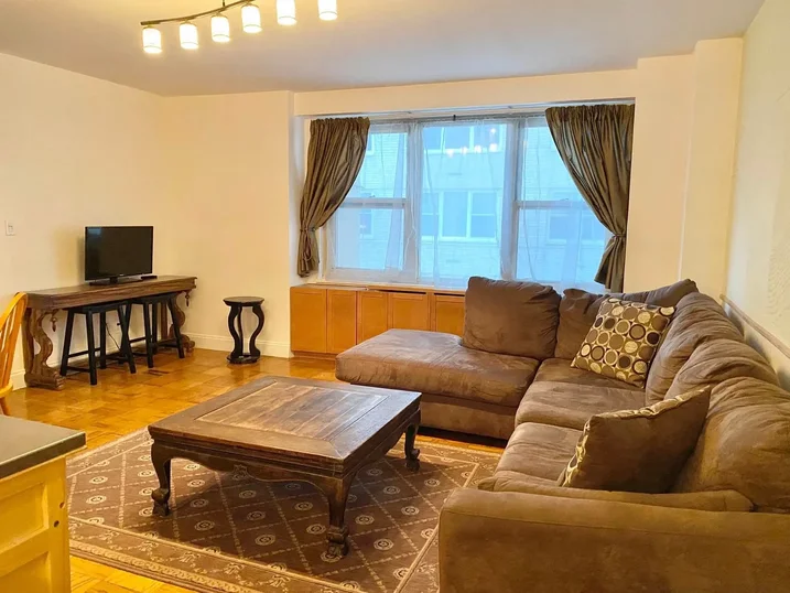 Listing photo 1 of 6