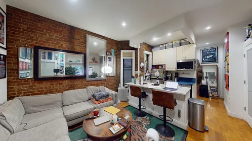 Listing photo 1 of 4