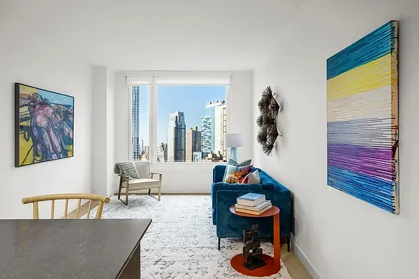 Listing photo 1 of 4