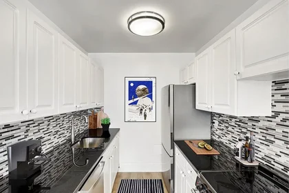 Listing photo 1 of 13