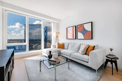 Listing photo 1 of 5