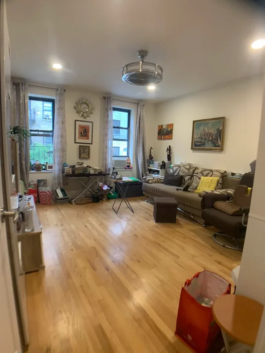 Listing photo 1 of 4