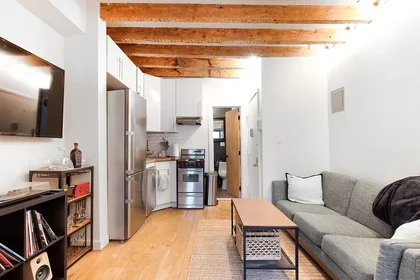 Listing photo 1 of 5