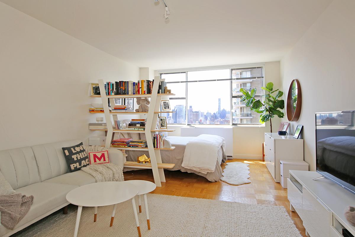 Listing photo 1 of 9