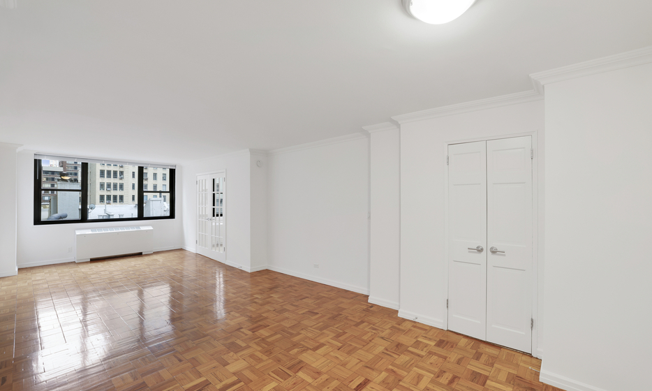 Listing photo 1 of 9