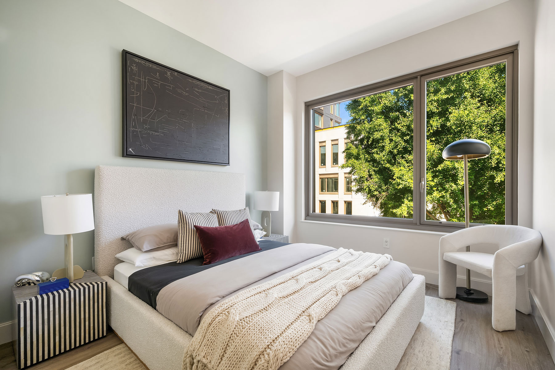 Listing photo 1 of 6