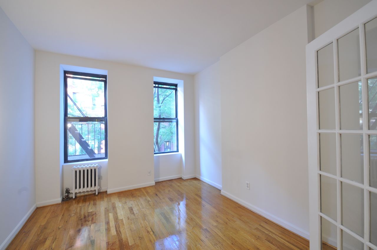 Listing photo 1 of 5