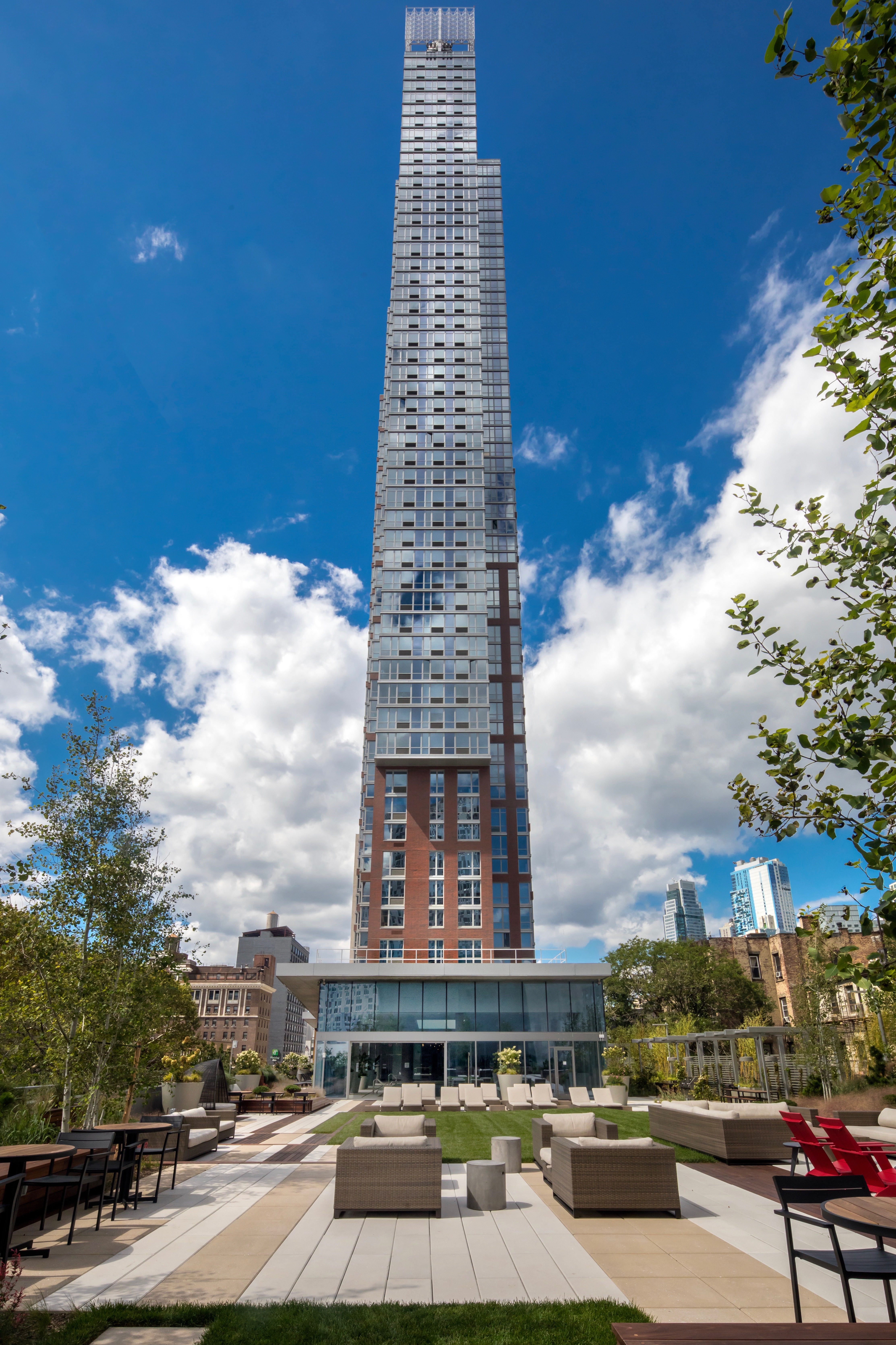 Listing photo 1 of 12