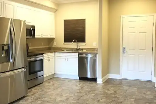 Listing photo 1 of 5