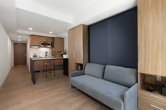 Listing photo 1 of 5