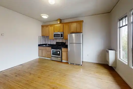 Listing photo 1 of 5