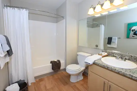 Listing photo 1 of 5