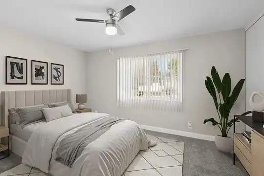 Listing photo 1 of 5