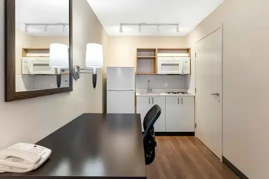 Listing photo 1 of 5