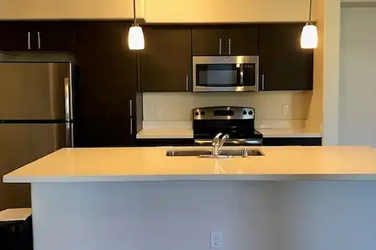 Listing photo 1 of 5