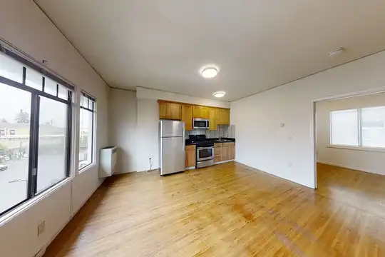 Listing photo 1 of 5
