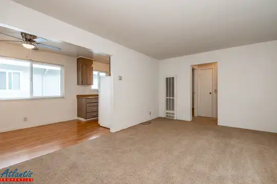 Listing photo 1 of 5