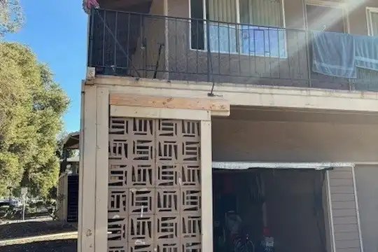 Listing photo 1 of 5