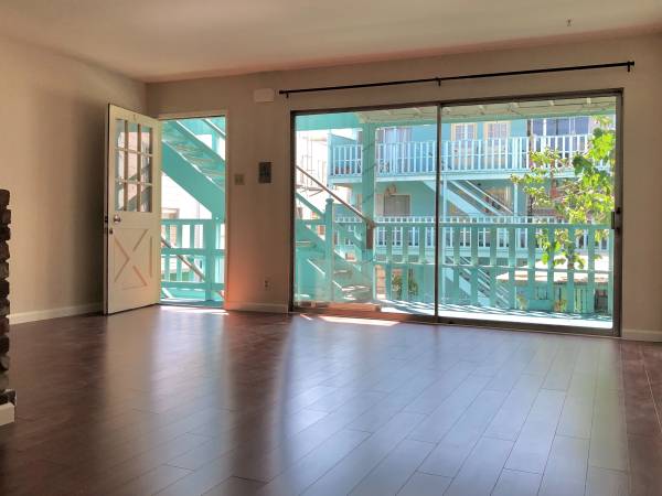 Listing photo 1 of 5