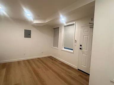 Listing photo 1 of 3