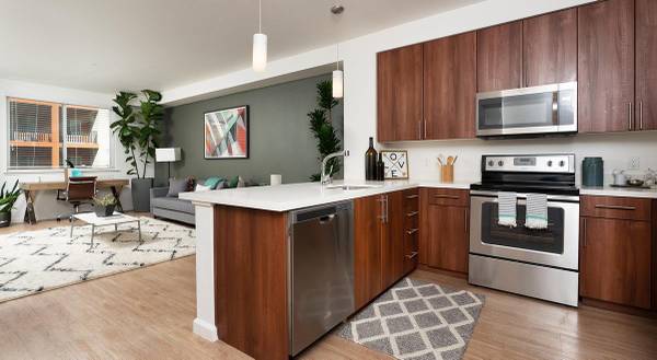 Listing photo 1 of 5