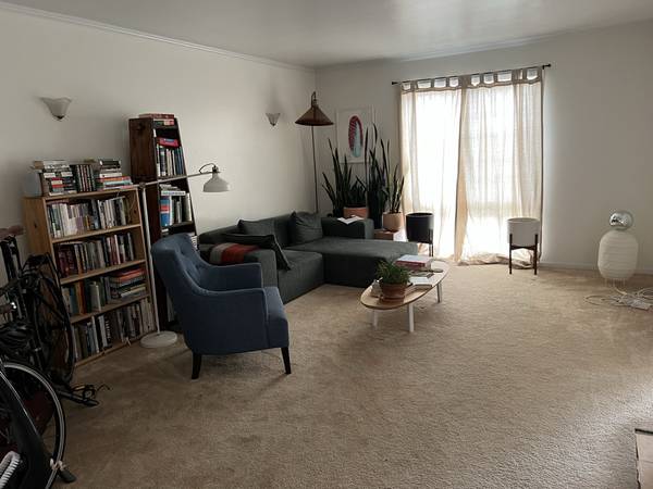 Listing photo 1 of 5