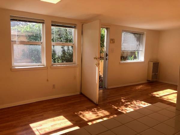 Listing photo 1 of 5