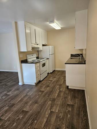 Listing photo 1 of 5