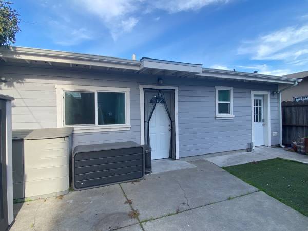 Listing photo 1 of 5