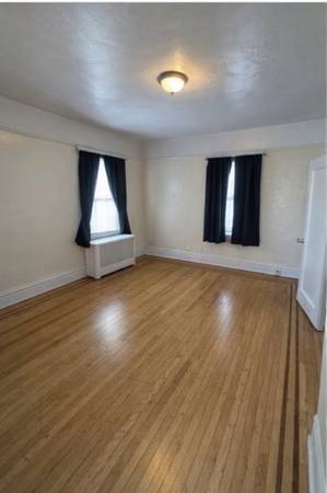 Listing photo 1 of 4