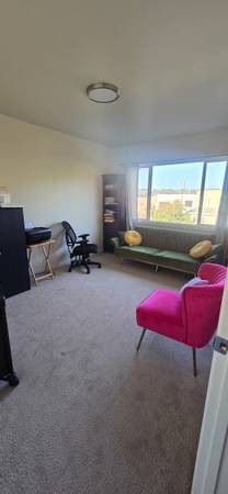 Listing photo 1 of 4