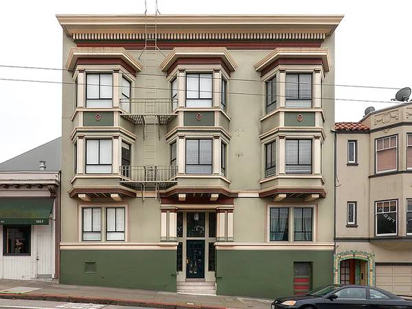 Listing photo 1 of 4