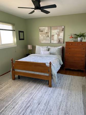 Listing photo 1 of 5