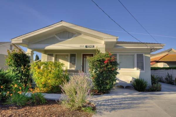 Listing photo 1 of 5