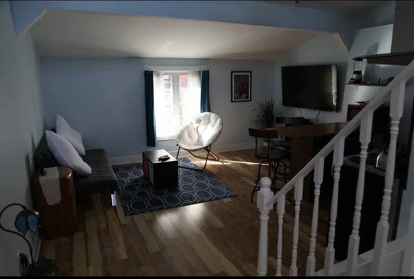 Listing photo 1 of 5