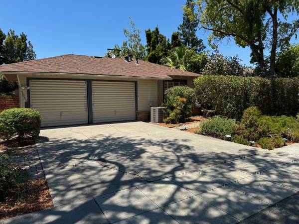 Listing photo 1 of 5