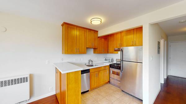 Listing photo 1 of 5