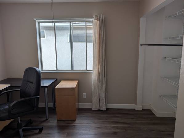 Listing photo 1 of 5