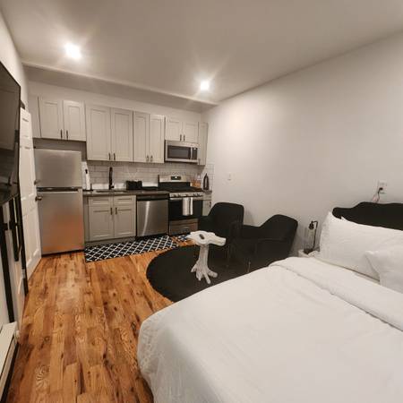 Listing photo 1 of 5