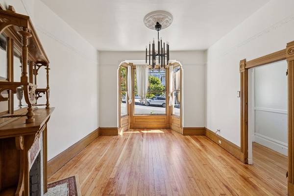 Listing photo 1 of 5
