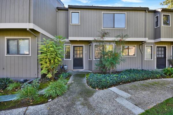 Listing photo 1 of 5