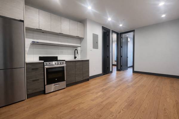 Listing photo 1 of 5