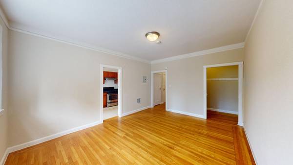Listing photo 1 of 5